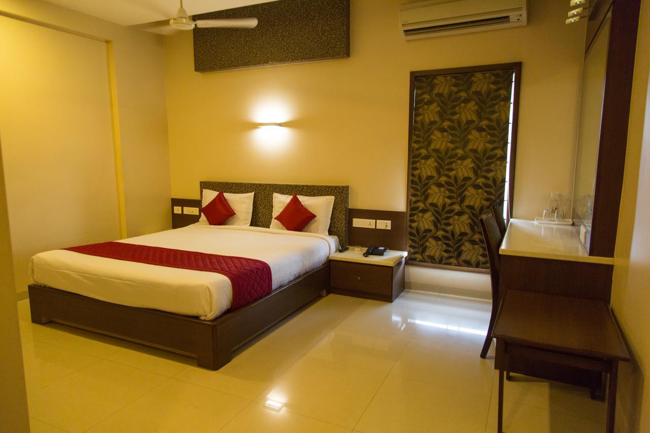 Hotel Sri Sakthi Tiruppur Exterior photo